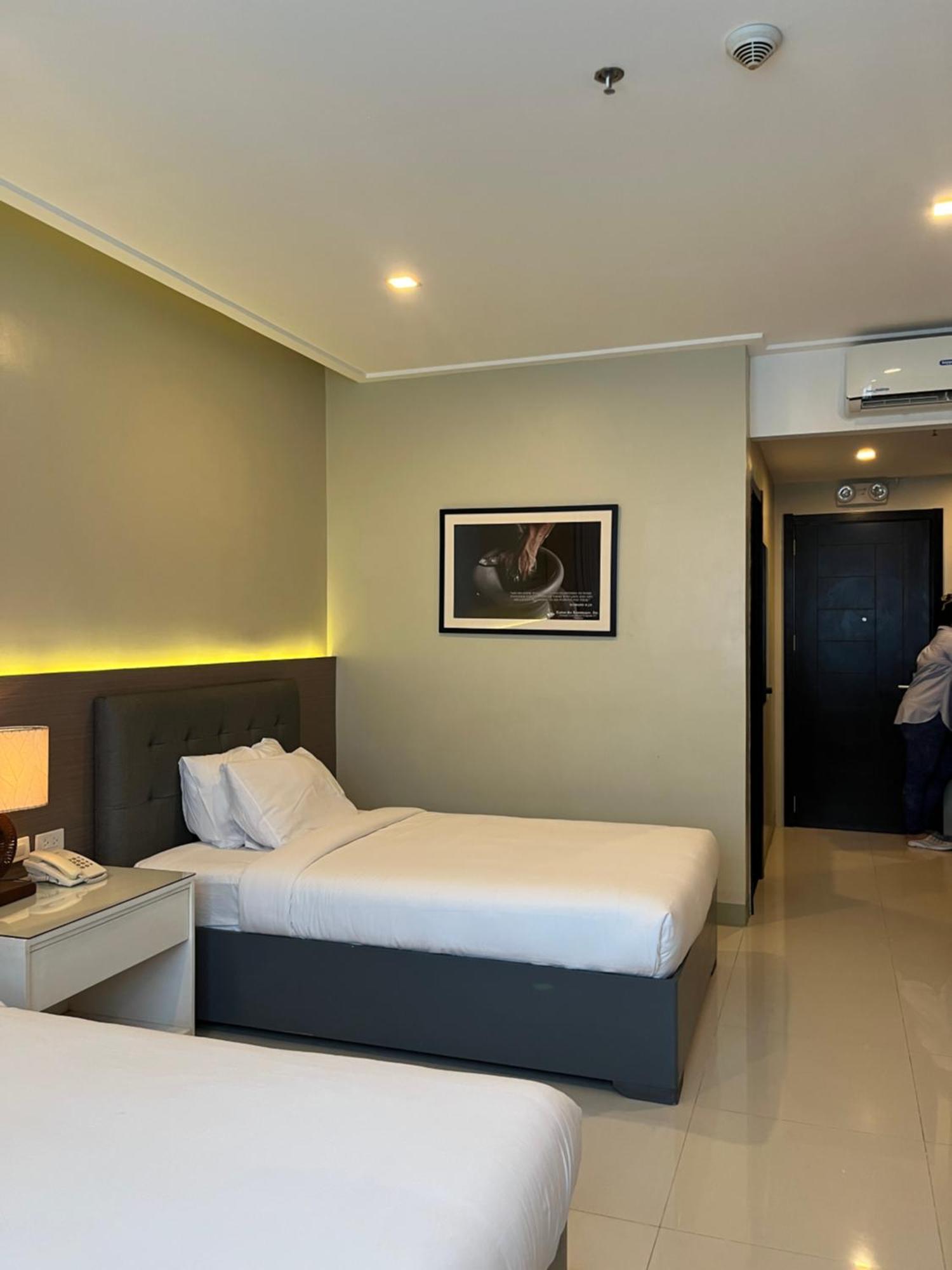 Iloilo Gateway Hotel And Suites Pavia Kültér fotó