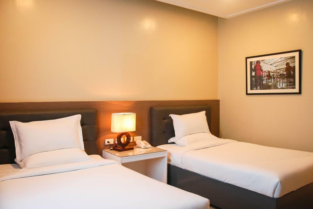 Iloilo Gateway Hotel And Suites Pavia Kültér fotó